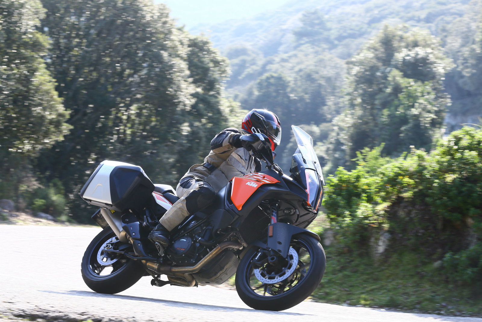  First ride: Ducati SuperSport / S review